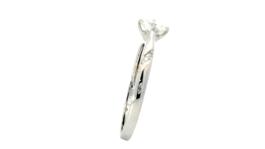 silver Labstone vs clarity round cut ring