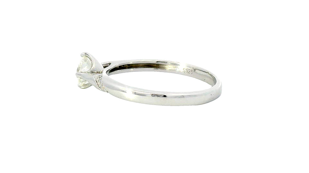 silver Labstone vs clarity round cut ring