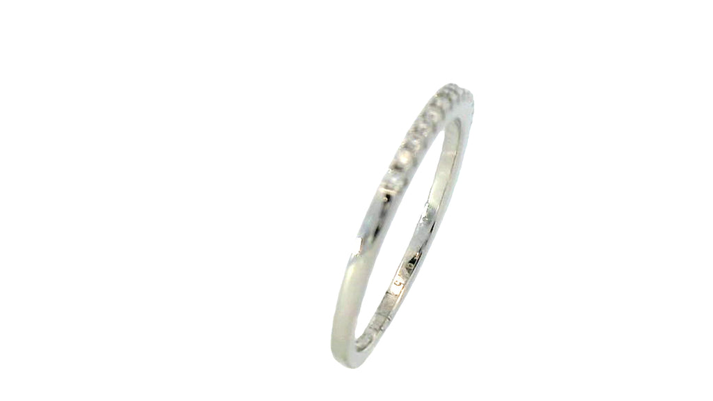 Round cut lab stone silver band