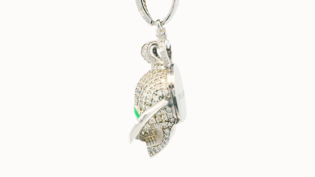 silver -Diamond Skull pendant glow in 