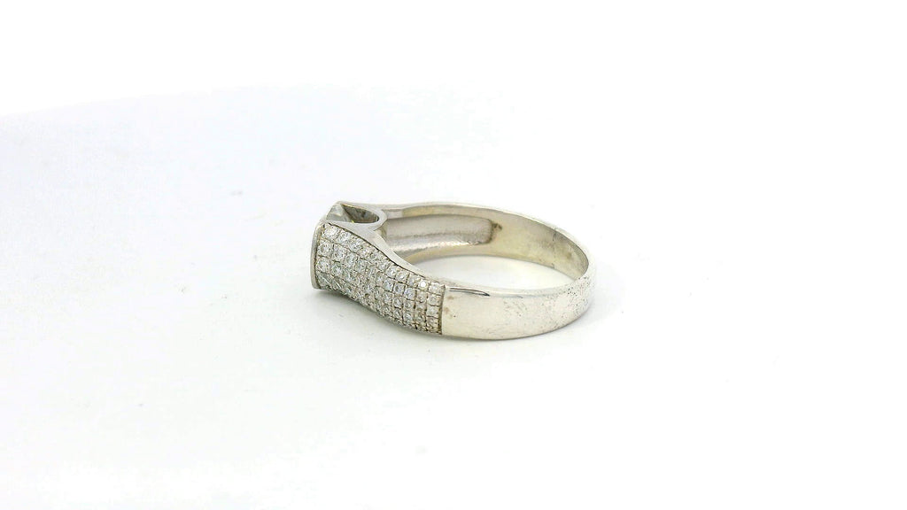 Silver round cut ring