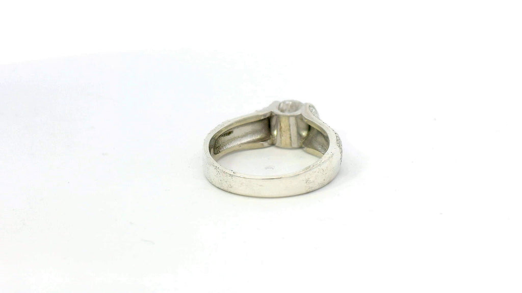 Silver round cut ring