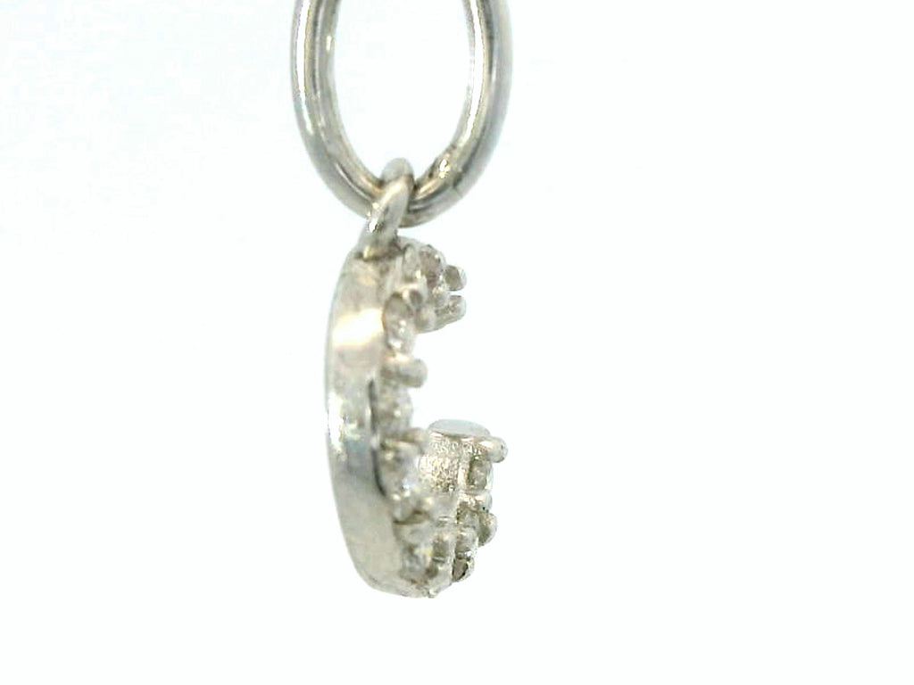 Silver labstone small letter “C”