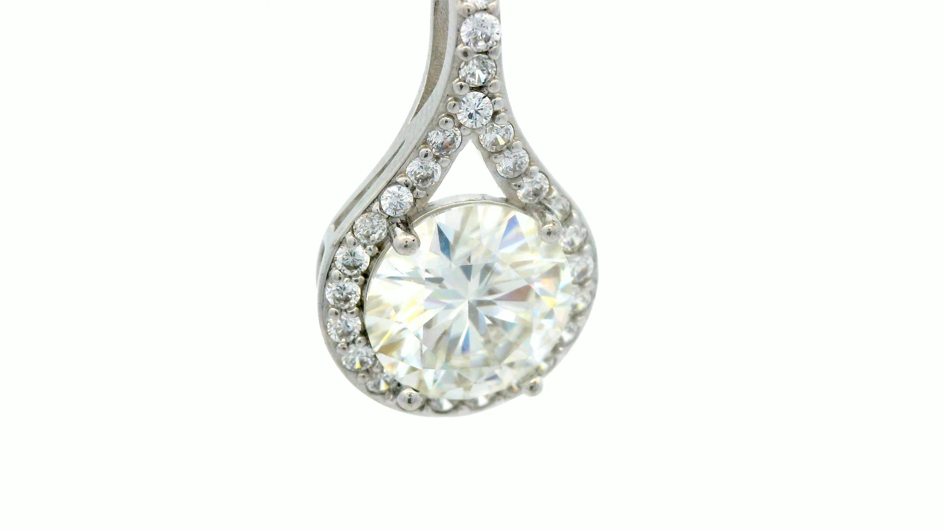 Medium silver drop pendant necklace