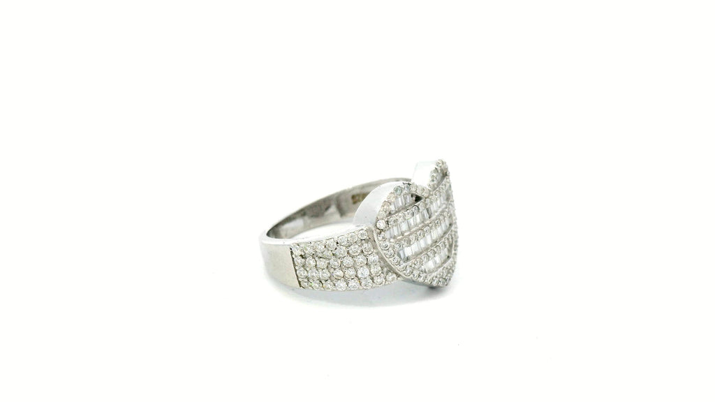 Silver labstone heart ring with an emerald cut face