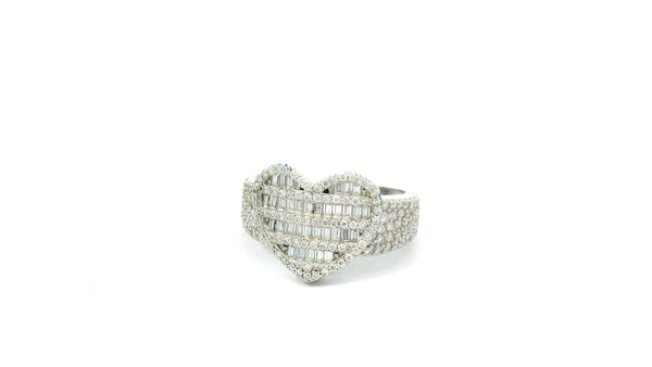 Silver labstone heart ring with an emerald cut face