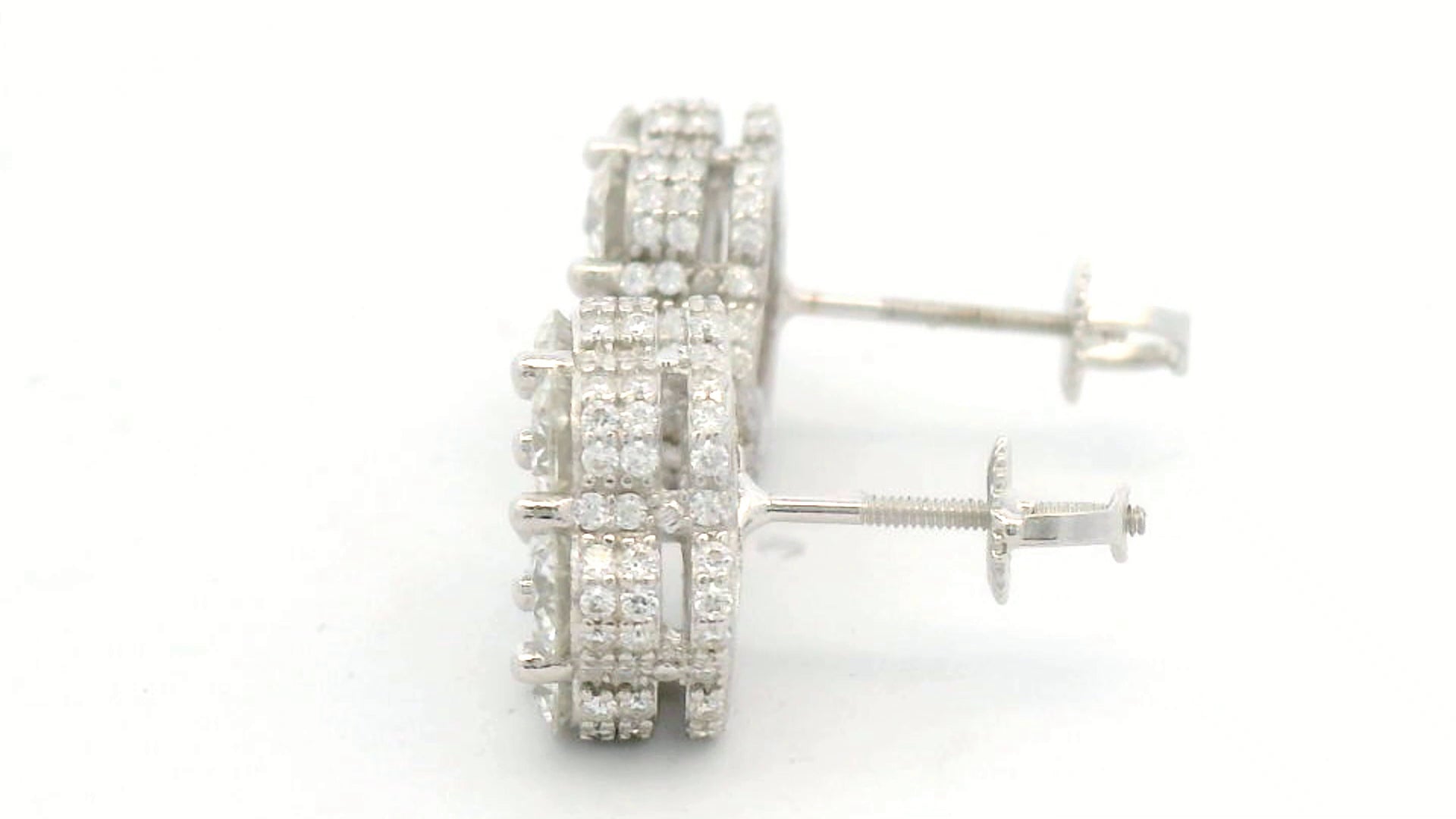 Double brim silver labstone flower cluster set.